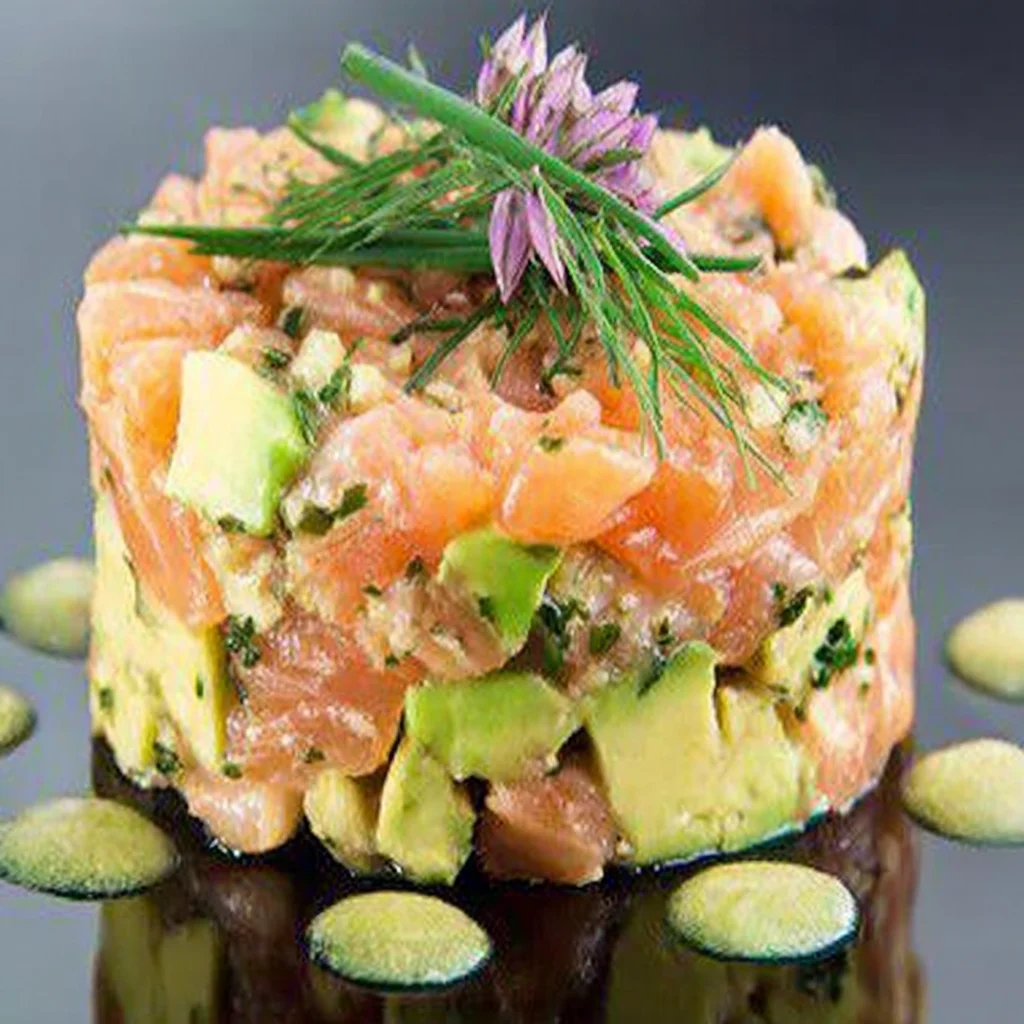 Tartar de salmón ahumado con aguacate